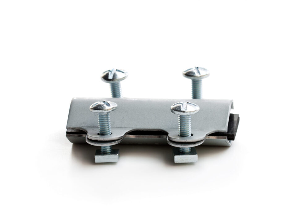 How to use a pipe repair clamp