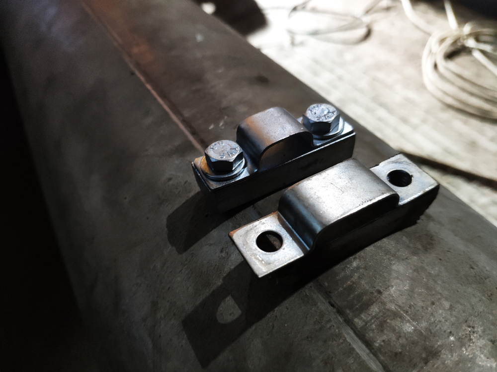 What is the purpose of pipe clamps