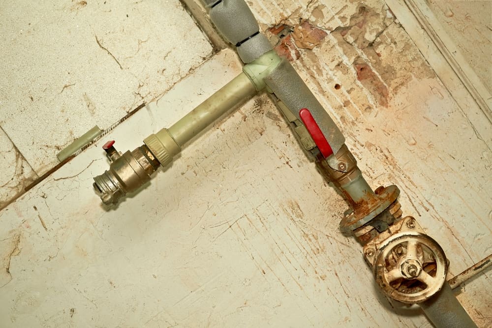 What signs show the tool should be inspected or replaced