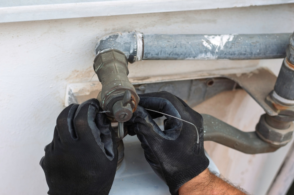 Who can supply a quality shut-off tool for copper pipes